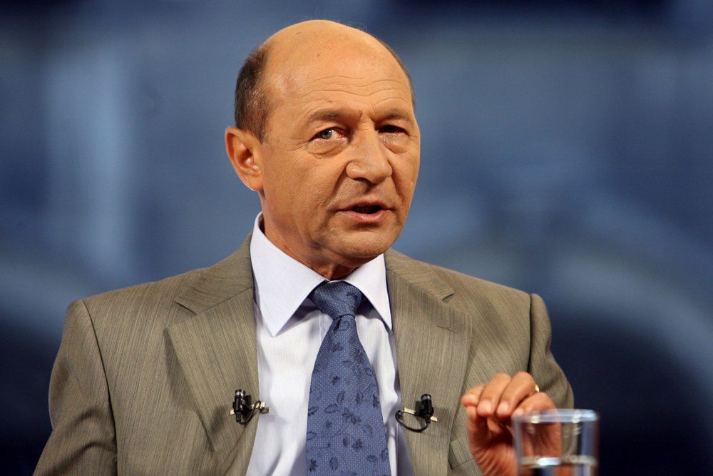 Traian-Basescu-pag-7
